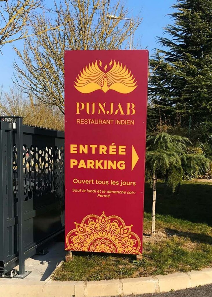 totem signalétique restaurant